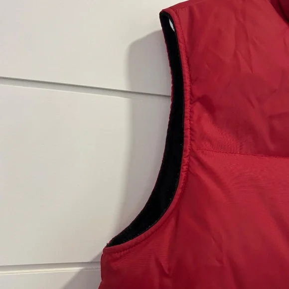 Roots men's red duck down & feather filled zip and snap closure vest size M - Picture 6 of 16
